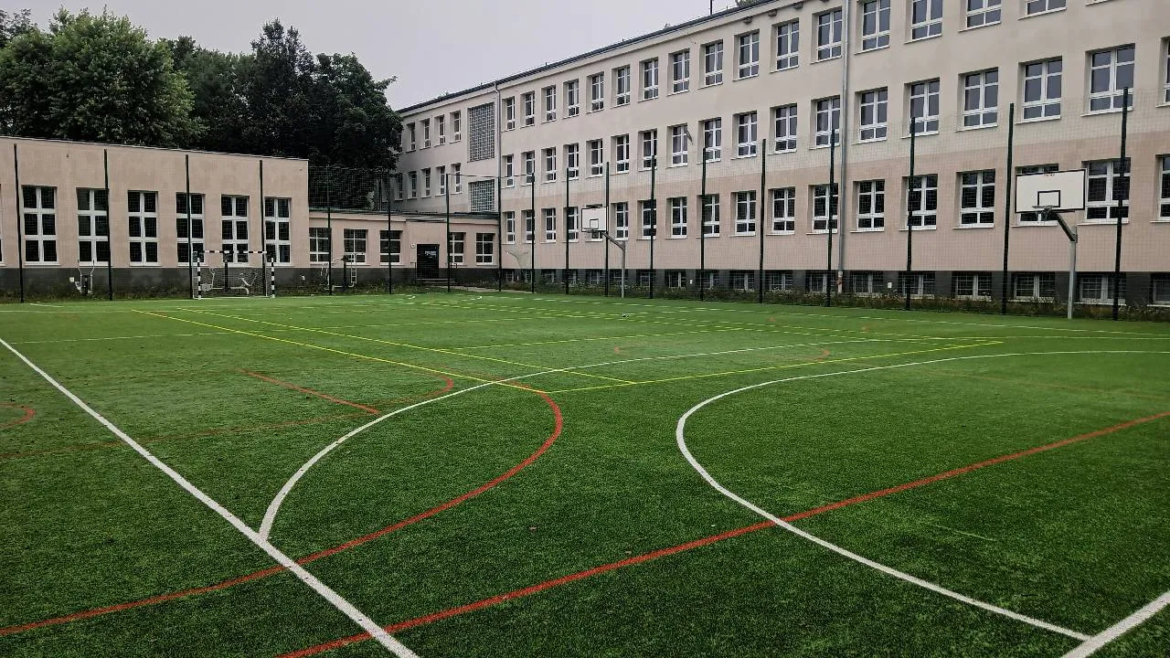 Que una escuela sea privada no significa que esté exenta de cumplir con las leyes. Estas instituciones deben respetar tanto las normas de la Secretaría de Educación Pública (SEP) como las disposiciones de la Procuraduría Federal del Consumidor (Profeco).