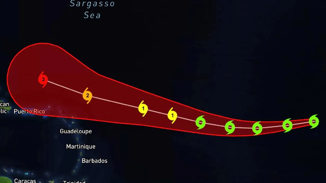 El Servicio Meteorológico Nacional, mediante su Aviso de Ciclón Tropical, informó que, a las 9:00 horas del 13 de agosto, la tormenta Erin se encontraba a más de 6,000 kilómetros de la costa de Cancún.