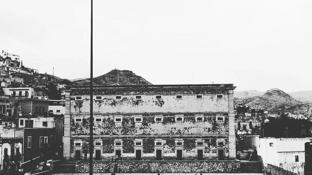 Foto antigua de la Alhóndiga de Granaditas, lugar importante para la Independencia de México Foto antigua de la Alhóndiga de Granaditas, lugar importante para la Independencia de México