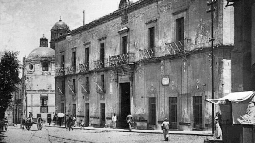 Foto antigua de la Casa de la Corregidora, lugar importante para la Independencia de México Foto antigua de la Casa de la Corregidora, lugar importante para la Independencia de México