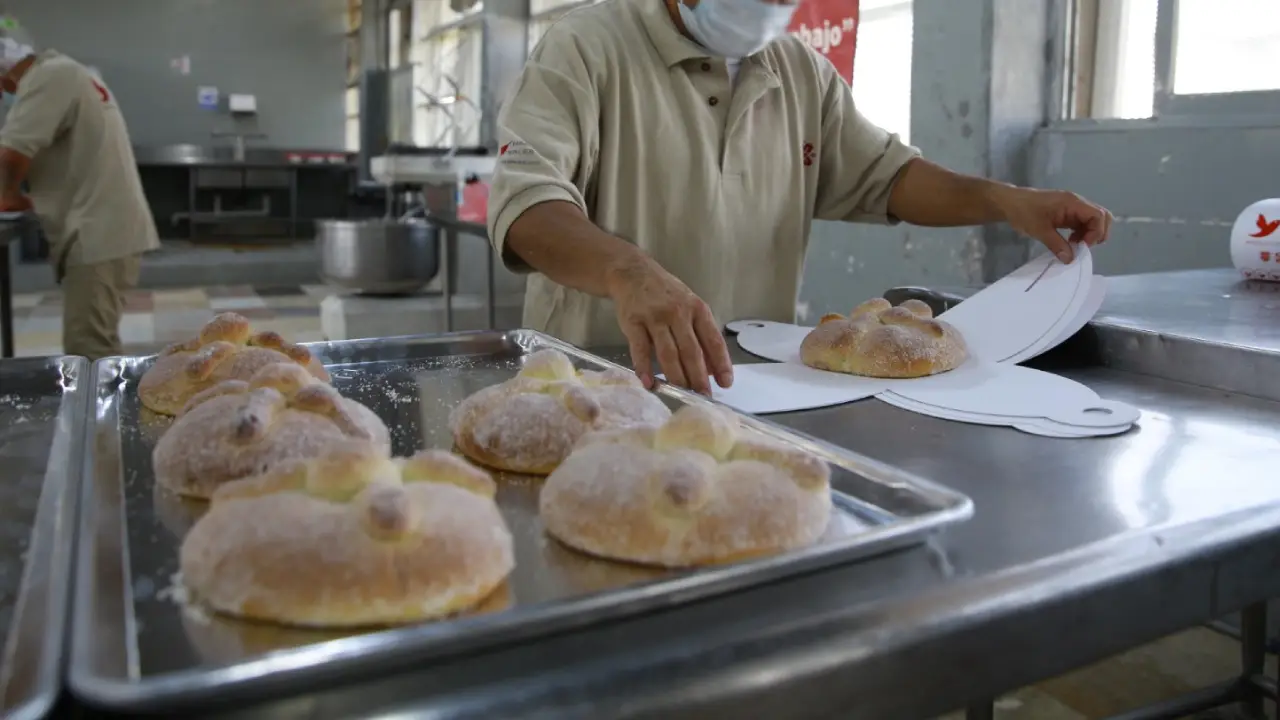 Pan de Muerto hecho en cárceles: dónde puedes comprarlo