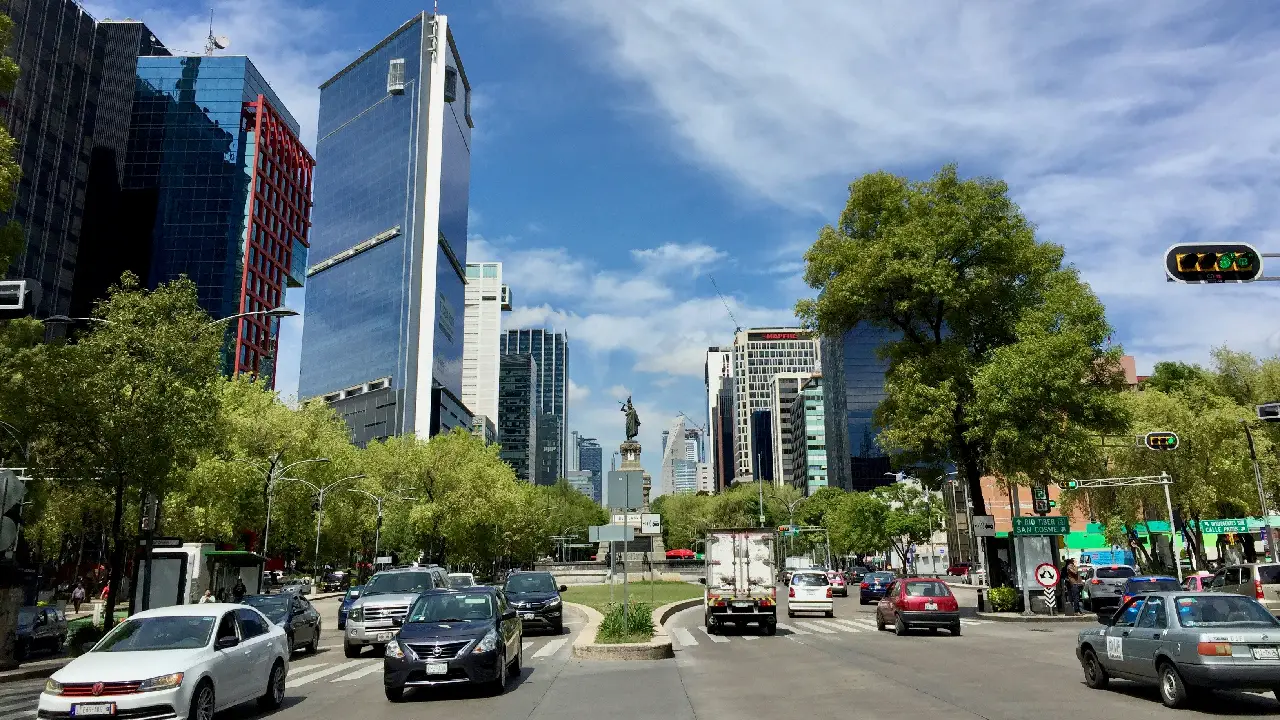 La jefa de gobierno explicó que el objetivo es finalizar las obras antes de la llegada de la temporada de lluvias, para asegurar la seguridad y calidad de las principales vialidades de la CDMX.